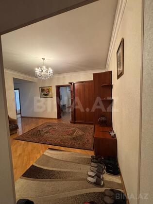 3 otaqlı Yeni tikili, Elmlər Akademiyası m., Bakı