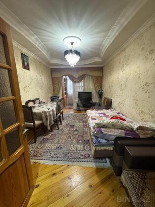 2 otaqlı Köhnə tikili, İnşaatçılar m., Bakı