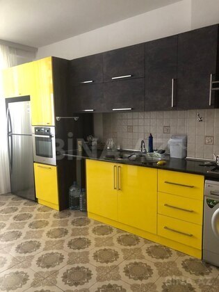 3 otaqlı Yeni tikili, Neftçilər m., Bakı