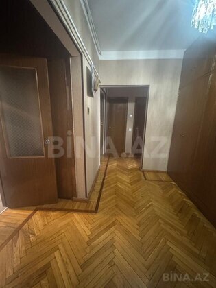 4 otaqlı Köhnə tikili, Əhmədli m., Bakı