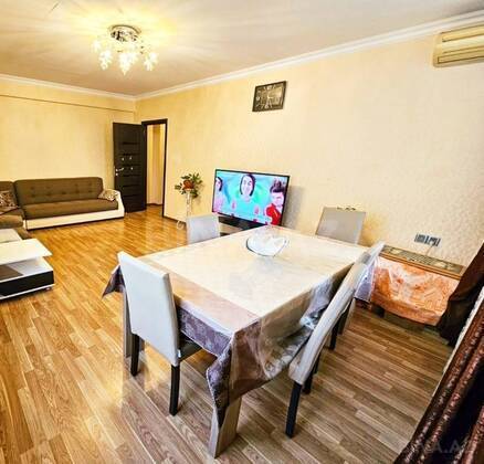3 otaqlı Yeni tikili, İnşaatçılar m., Bakı