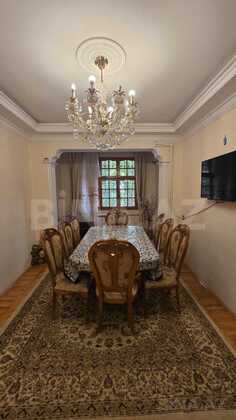 3 otaqlı Köhnə tikili, Memar Əcəmi m., Bakı