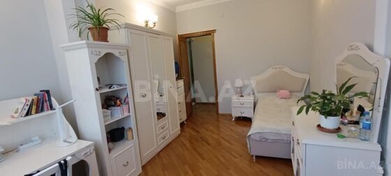 4 otaqlı Yeni tikili, Nizami m., Bakı