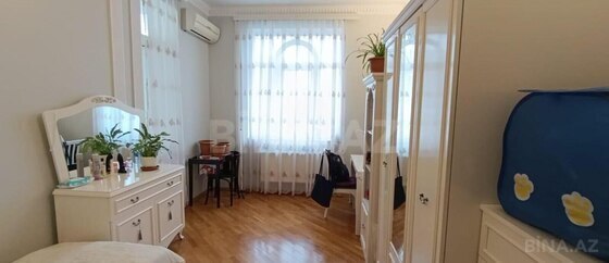 4 otaqlı Yeni tikili, Nizami m., Bakı