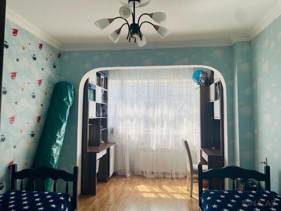 3 otaqlı Köhnə tikili, Əhmədli m., Bakı