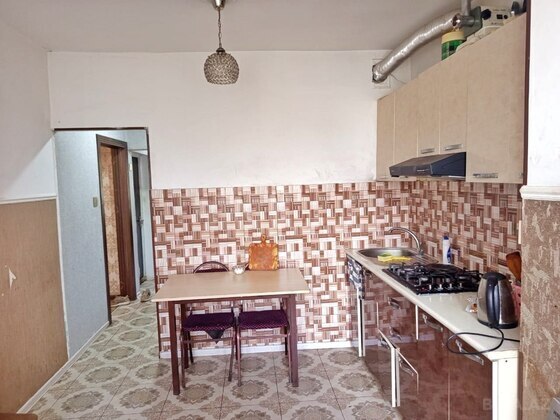 2 otaqlı Köhnə tikili, Qara Qarayev m., Bakı