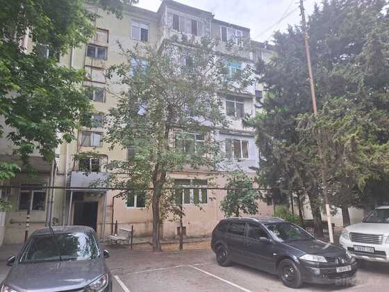 2 otaqlı Köhnə tikili, Qara Qarayev m., Bakı