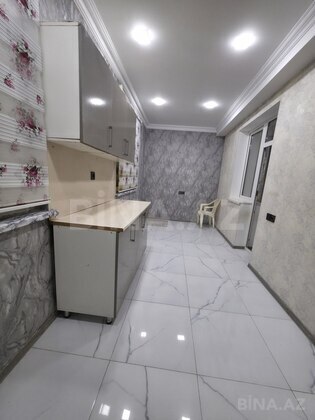 3 otaqlı Köhnə tikili, Bakıxanov q., Bakı