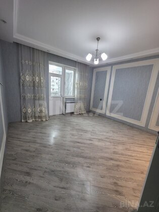 3 otaqlı Köhnə tikili, Bakıxanov q., Bakı