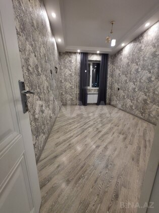 3 otaqlı Köhnə tikili, Bakıxanov q., Bakı