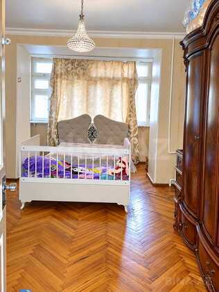 3 otaqlı Köhnə tikili, Gənclik m., Bakı