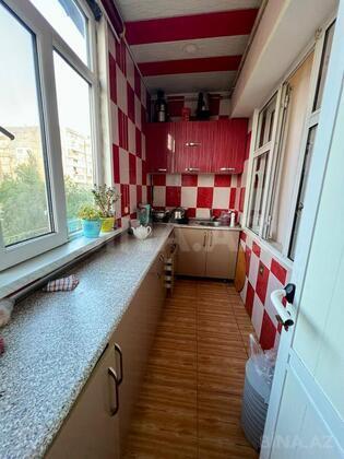 3 otaqlı Köhnə tikili, Bakıxanov q., Bakı