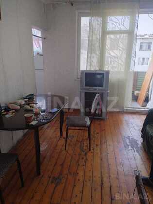 3 otaqlı Köhnə tikili, Memar Əcəmi m., Bakı