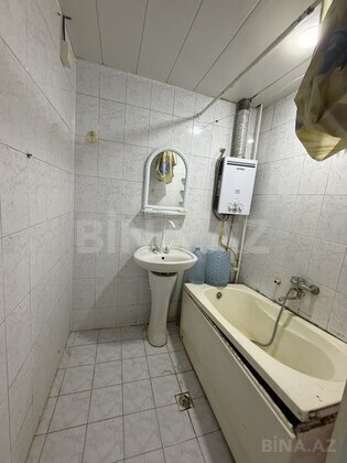 3 otaqlı Köhnə tikili, Xalqlar Dostluğu m., Bakı