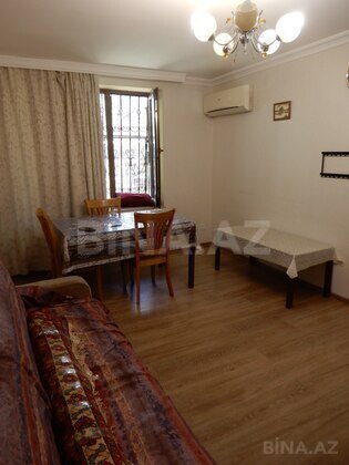 2 otaqlı Köhnə tikili, Qara Qarayev m., Bakı