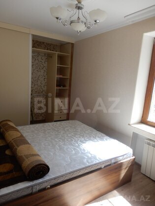 2 otaqlı Köhnə tikili, Qara Qarayev m., Bakı