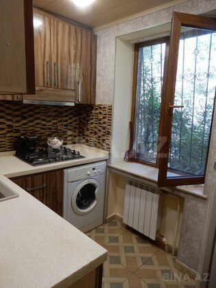 2 otaqlı Köhnə tikili, Qara Qarayev m., Bakı