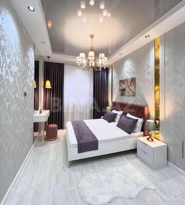 3 otaqlı Köhnə tikili, Memar Əcəmi m., Bakı