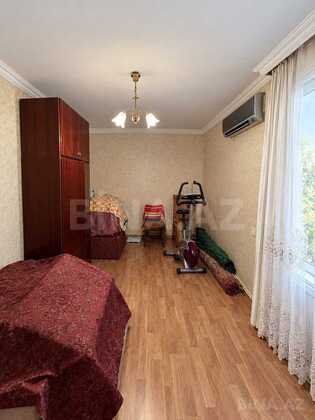 2 otaqlı Köhnə tikili, Elmlər Akademiyası m., Bakı