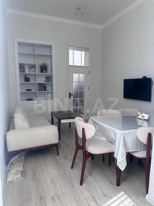 2 otaqlı Köhnə tikili, Nizami m., Bakı