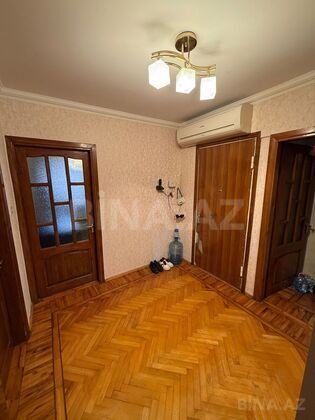 4 otaqlı Köhnə tikili, Xalqlar Dostluğu m., Bakı