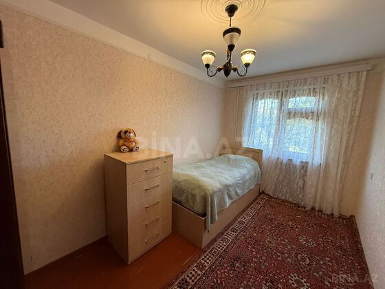 4 otaqlı Köhnə tikili, Xalqlar Dostluğu m., Bakı