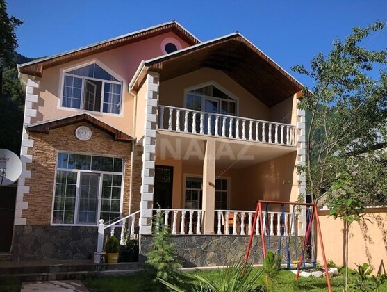 6 otaqlı Həyət evi/Bağ evi, Qax