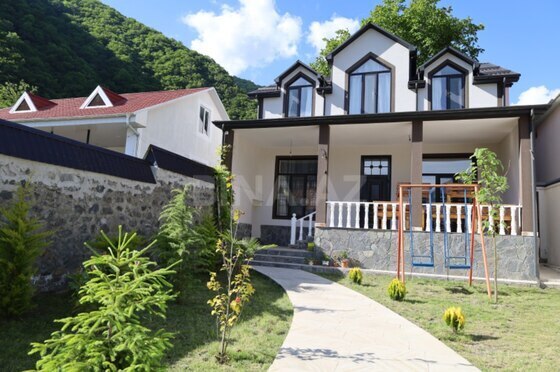 7 otaqlı Həyət evi/Bağ evi, Qax