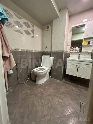 3 otaqlı Köhnə tikili, Elmlər Akademiyası m., Bakı