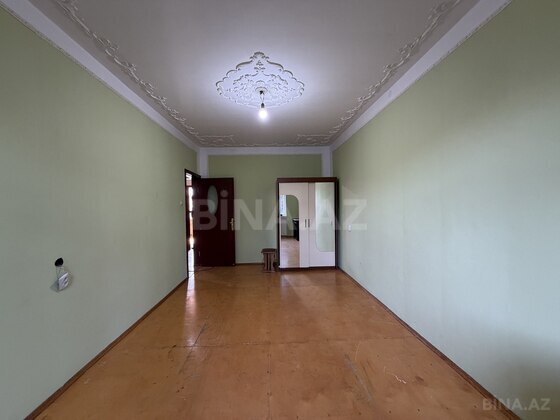 2 otaqlı Köhnə tikili, Bakıxanov q., Bakı