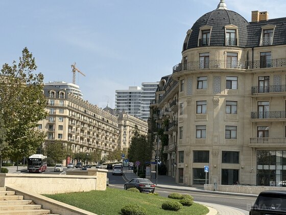 3 otaqlı Yeni tikili, Şah İsmayıl Xətai m., Bakı