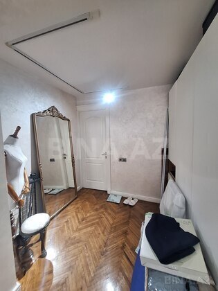3 otaqlı Köhnə tikili, İnşaatçılar m., Bakı