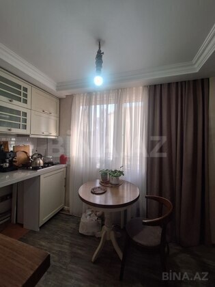 3 otaqlı Köhnə tikili, İnşaatçılar m., Bakı