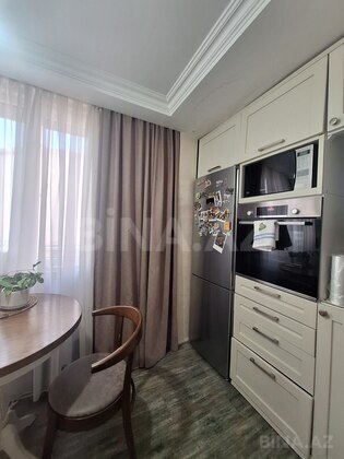 3 otaqlı Köhnə tikili, İnşaatçılar m., Bakı