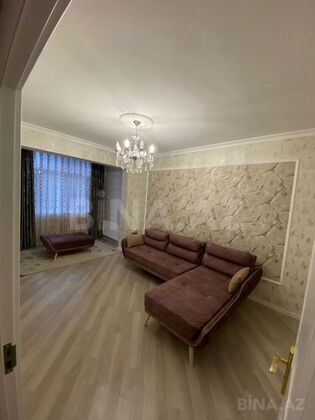 3 otaqlı Köhnə tikili, Memar Əcəmi m., Bakı
