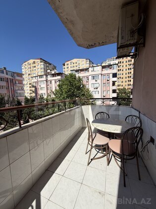 4 otaqlı Yeni tikili, 8-ci mikrorayon q., Bakı