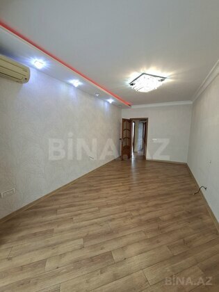 2 otaqlı Köhnə tikili, 8-ci mikrorayon q., Bakı