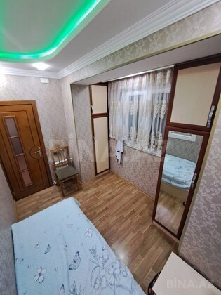 3 otaqlı Köhnə tikili, Həzi Aslanov m., Bakı