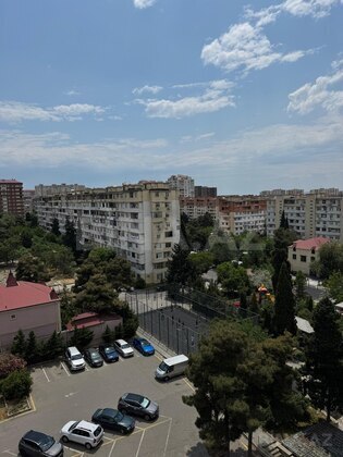3 otaqlı Köhnə tikili, Əhmədli m., Bakı
