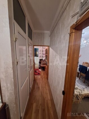 3 otaqlı Köhnə tikili, 8-ci mikrorayon q., Bakı