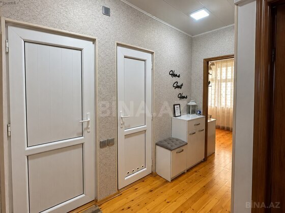 3 otaqlı Köhnə tikili, Bakıxanov q., Bakı