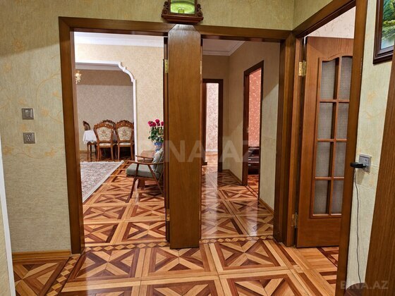 4 otaqlı Köhnə tikili, Həzi Aslanov m., Bakı
