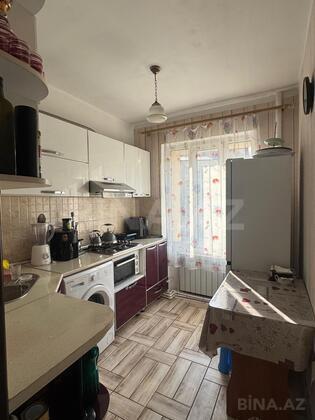 2 otaqlı Köhnə tikili, Elmlər Akademiyası m., Bakı