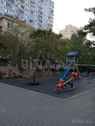 2 otaqlı Köhnə tikili, Qara Qarayev m., Bakı