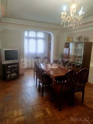 4 otaqlı Köhnə tikili, Həzi Aslanov m., Bakı
