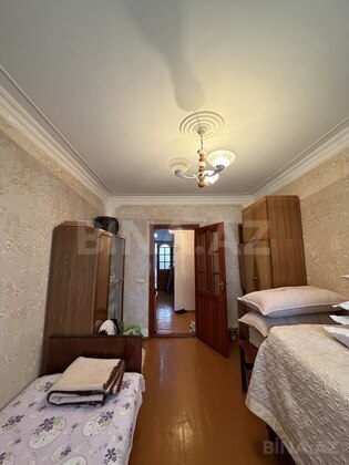 3 otaqlı Köhnə tikili, Bakıxanov q., Bakı