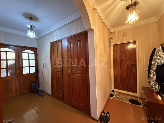 3 otaqlı Köhnə tikili, Bakıxanov q., Bakı