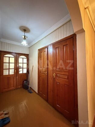 3 otaqlı Köhnə tikili, Bakıxanov q., Bakı