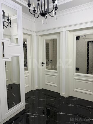 3 otaqlı Köhnə tikili, Memar Əcəmi m., Bakı