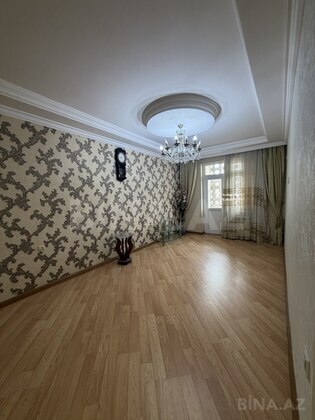 3 otaqlı Köhnə tikili, Əhmədli m., Bakı